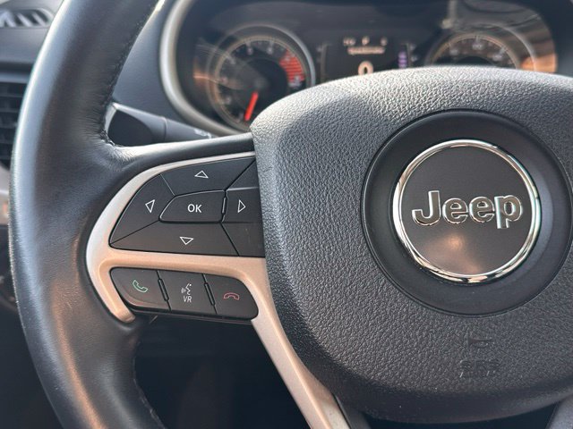 Used 2016 Jeep Cherokee Latitude w/ Cold Weather Group AWD/4WD image 22