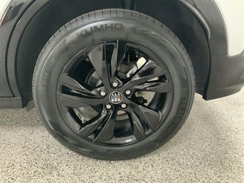 Used 2024 Buick Encore GX Sport Touring image 11