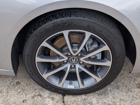 Certified 2017 Acura TLX V6 w/ Technology Package FWD image 26