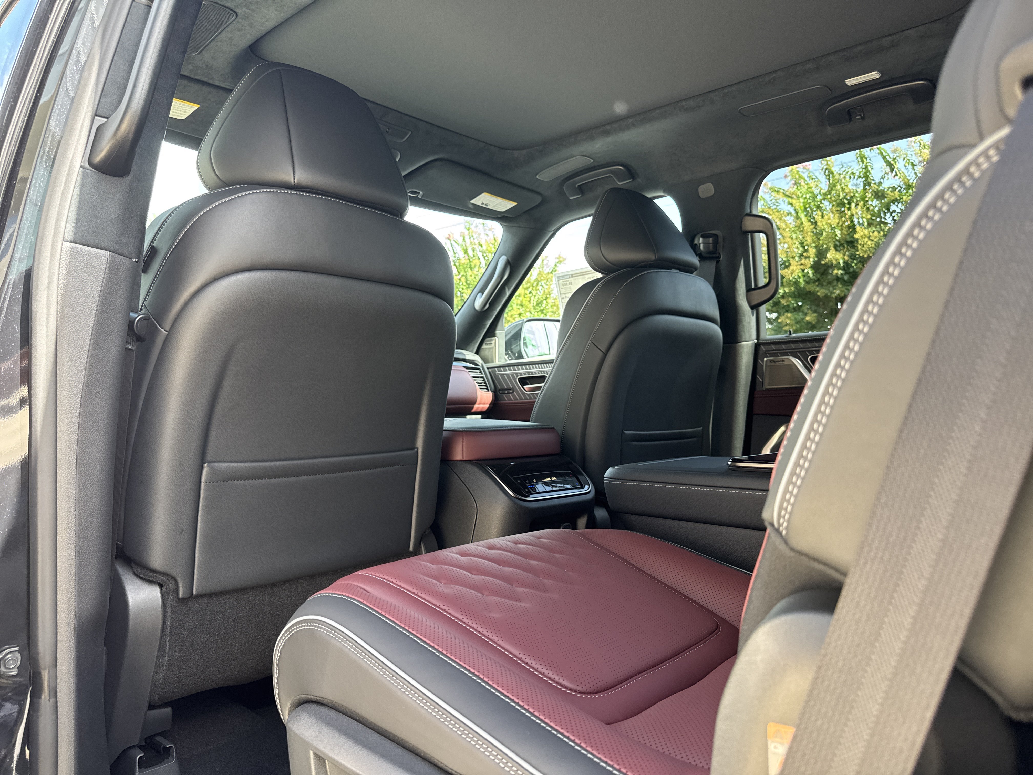 New 2027 INFINITI QX80 Autograph w/ Premium Cargo Package AWD/4WD image 13