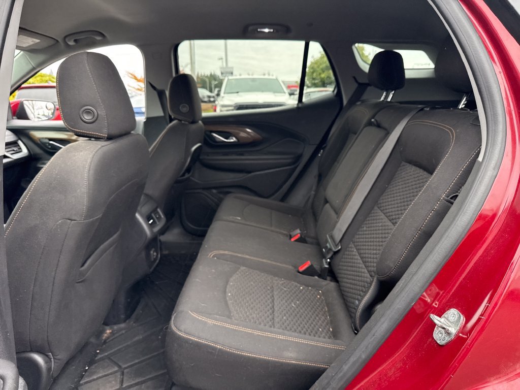 Used 2021 GMC Terrain SLE w/ Driver Convenience Package AWD/4WD image 8