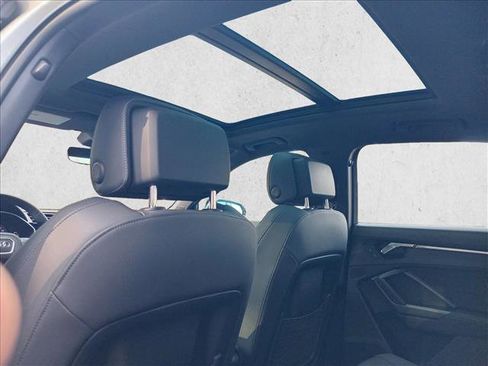 Certified 2025 Audi Q3 2.0T Premium w/ Convenience Package image 11