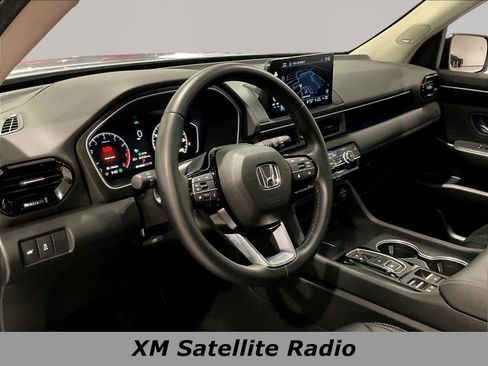 Certified 2025 Honda Pilot Touring image 17