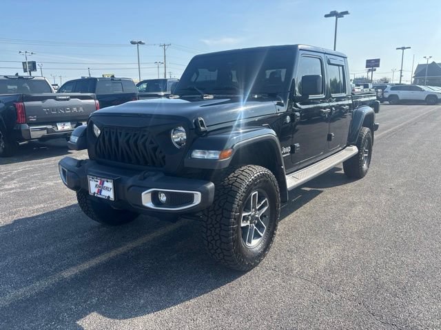 Used 2020 Jeep Gladiator Overland AWD/4WD image 1