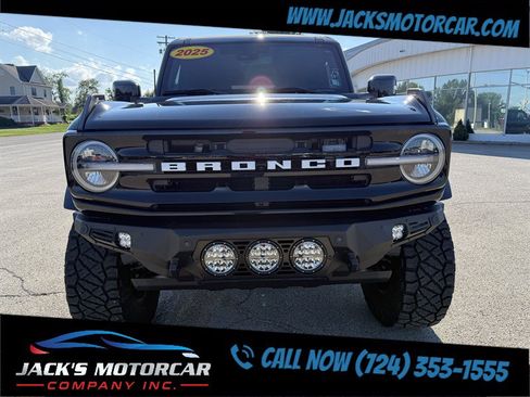 Used 2025 Ford Bronco Outer Banks AWD/4WD image 3