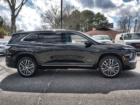 Used 2025 Buick Enclave Avenir w/ Super Cruise Package image 9