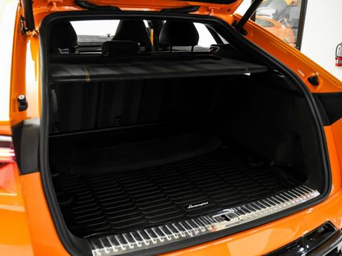 Used 2023 Lamborghini Urus Performante AWD/4WD image 58