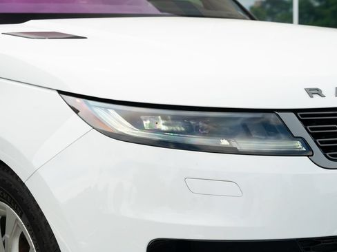Used 2023 Land Rover Range Rover Sport SE AWD/4WD image 9