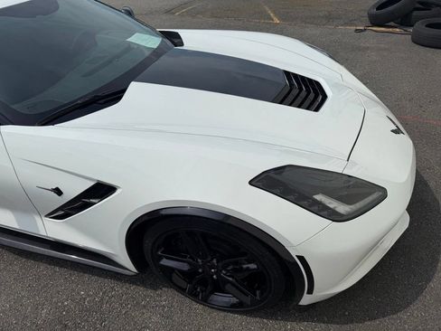 Used 2018 Chevrolet Corvette Stingray Coupe RWD image 19