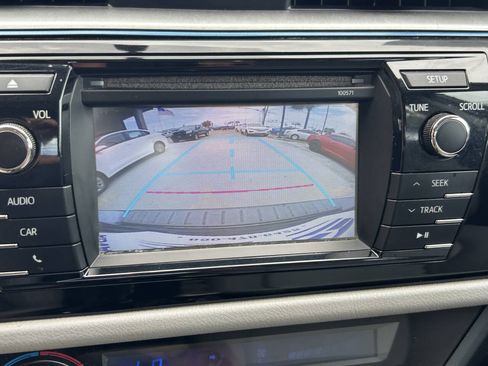 Used 2016 Toyota Corolla LE FWD image 10