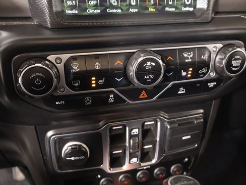 Used 2023 Jeep Gladiator Willys image 8