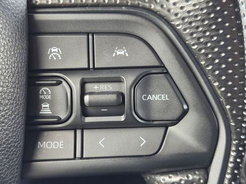 Used 2025 Toyota Tacoma SR5 AWD/4WD image 22