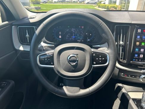 Used 2025 Volvo XC60 B5 Plus AWD/4WD image 19