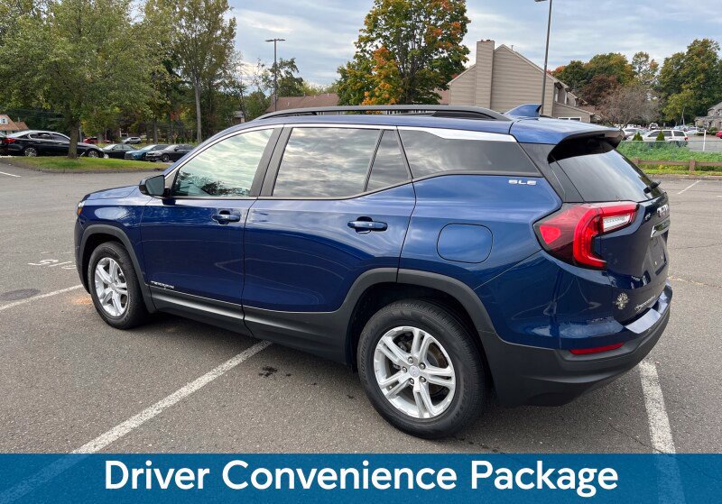 Used 2023 GMC Terrain SLE w/ Driver Convenience Package AWD/4WD image 3