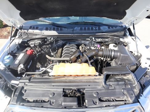 Used 2017 Ford F150 XLT w/ Trailer Tow Package image 32