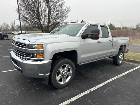 Used 2017 Chevrolet Silverado 2500 W/T image 2