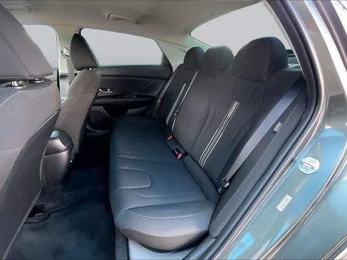 Used 2024 Hyundai Elantra SEL FWD image 19