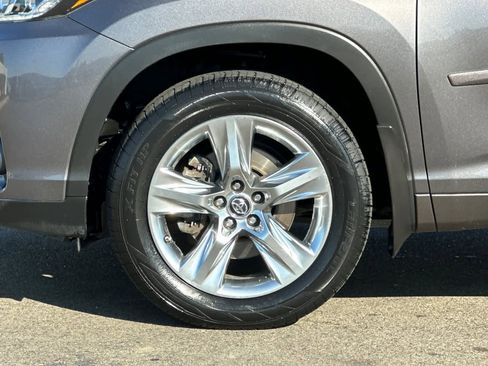 Used 2019 Toyota Highlander Limited image 33
