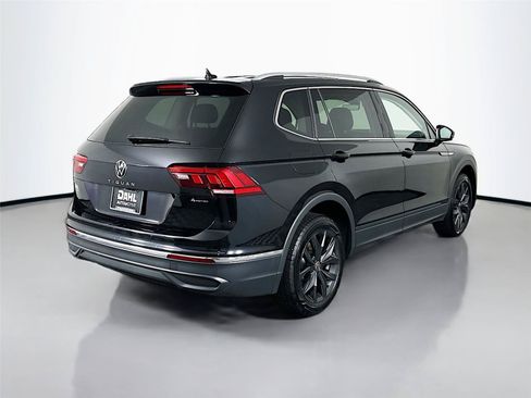 Used 2024 Volkswagen Tiguan SE AWD/4WD image 13