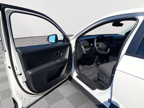 New 2025 Hyundai Ioniq 5 SE image 11