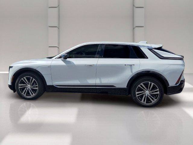 New 2027 Cadillac Lyriq Luxury RWD image 2