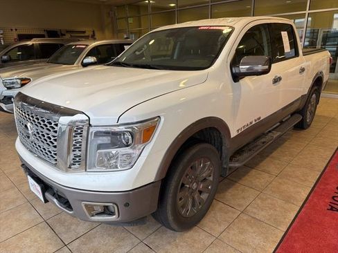 Used 2019 Nissan Titan Platinum Reserve image 8