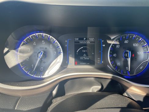 Used 2018 Chrysler Pacifica LX w/ Tire & Wheel Group FWD image 25