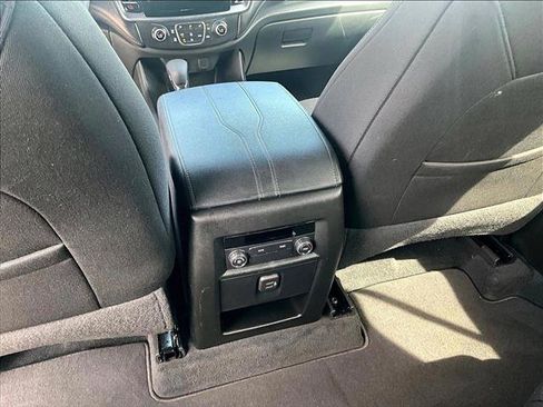 Used 2024 Chevrolet Traverse LT FWD image 25