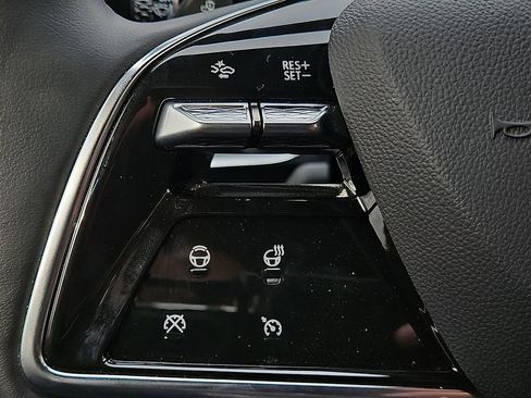 New 2024 Cadillac Lyriq Luxury image 28