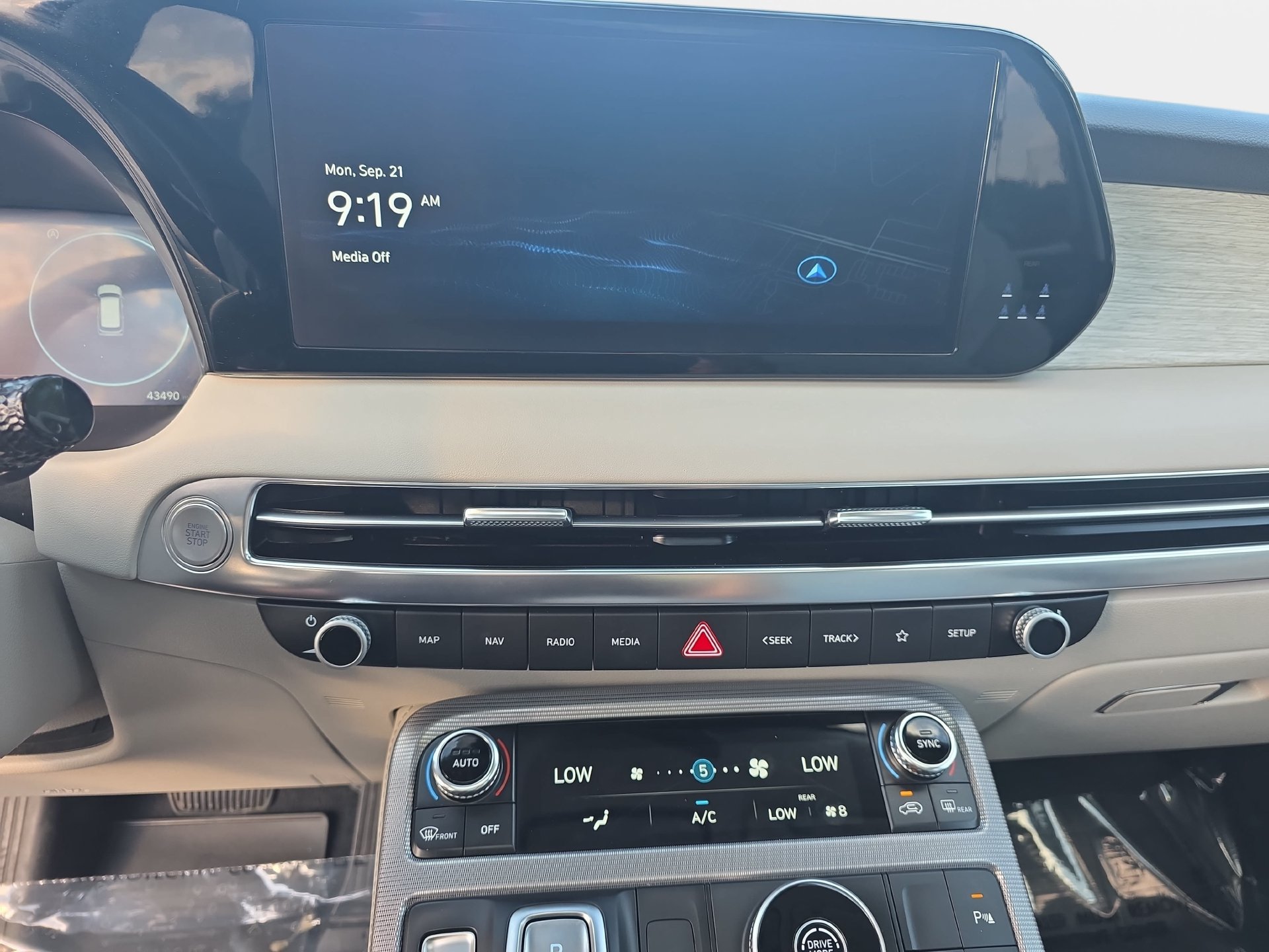 Used 2023 Hyundai Palisade Calligraphy w/ Winter Package FWD image 20