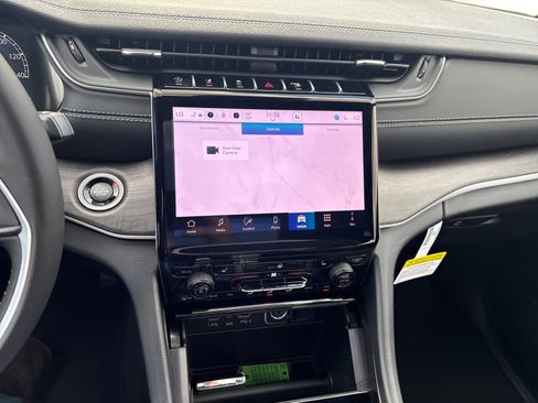 New 2025 Jeep Grand Cherokee Limited w/ Trailer Tow Package image 16