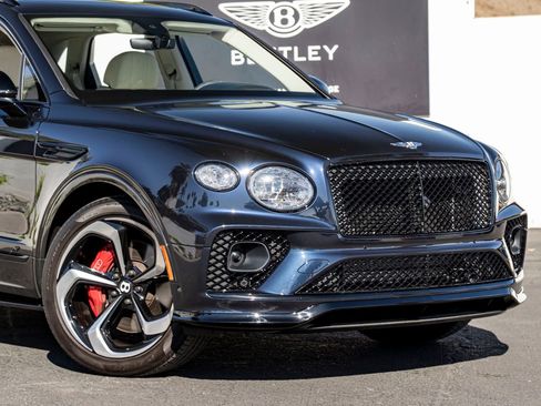 Used 2023 Bentley Bentayga AWD/4WD image 10