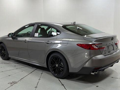 New 2026 Toyota Camry SE image 7