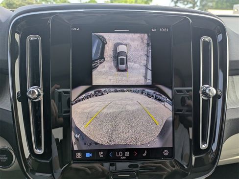 New 2025 Volvo XC40 B5 Plus w/ Climate Package image 21