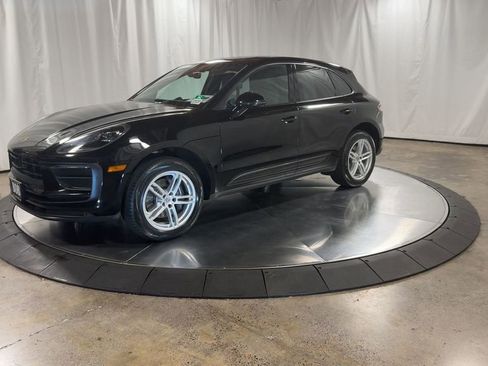 Used 2024 Porsche Macan Base image 6