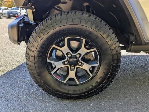 Certified 2020 Jeep Wrangler Unlimited Rubicon w/ Dual Top Group image 27