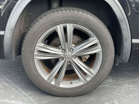 Used 2018 Volkswagen Atlas SE w/ R-Line Package FWD image 9