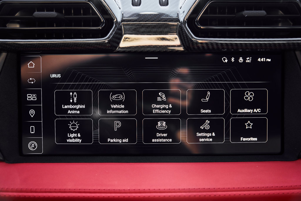 Used 2025 Lamborghini Urus SE AWD/4WD image 71