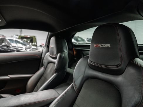 Used 2013 Chevrolet Corvette Z06 w/ 3LZ Preferred Equipment Group RWD image 17