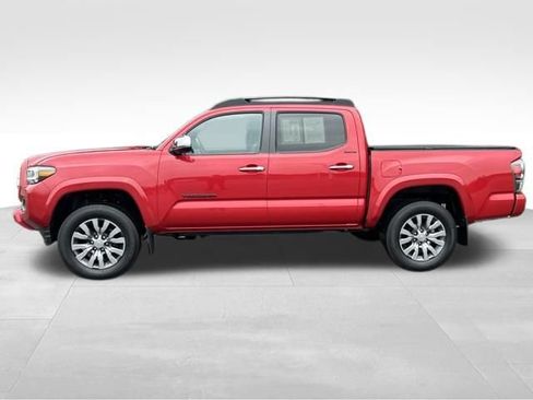Used 2023 Toyota Tacoma Limited AWD/4WD image 2