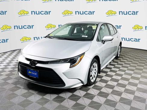 Used 2025 Toyota Corolla LE FWD image 3