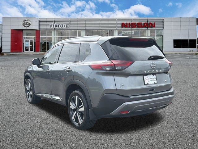 Used 2023 Nissan Rogue SL w/ SL Premium Package FWD image 5