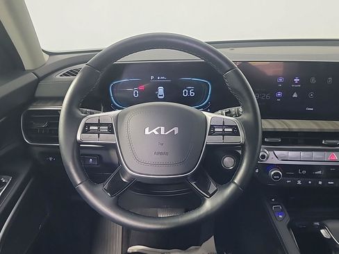 Certified 2025 Kia Telluride EX w/ EX Captain's Chair Package AWD/4WD image 22