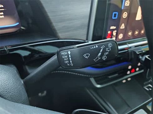 Used 2024 Volkswagen Atlas SEL Premium R-Line image 19