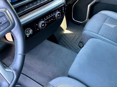 Used 2022 Chevrolet Silverado 1500 LT AWD/4WD image 16