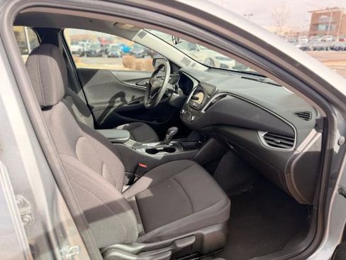 Used 2025 Chevrolet Malibu LT FWD image 22