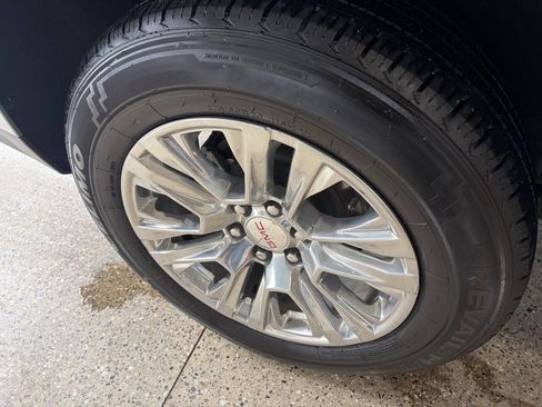 Used 2023 GMC Yukon Denali image 48