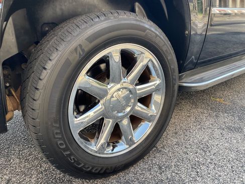 Used 2013 GMC Yukon XL Denali RWD image 11