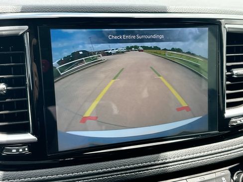 Used 2026 Chrysler Pacifica Limited AWD/4WD image 17