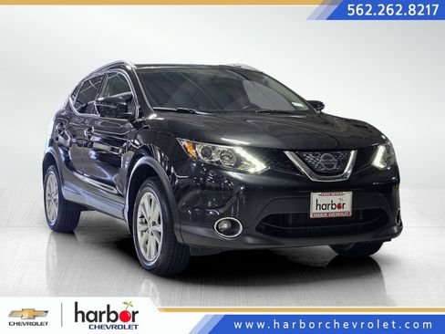 Used 2018 Nissan Rogue Sport SV w/ SV Technology Package FWD image 1